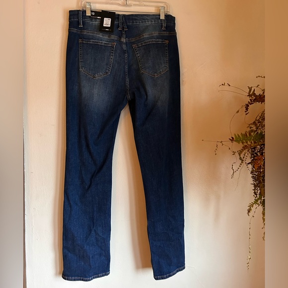 High Rise Jeans - Picture 3 of 4